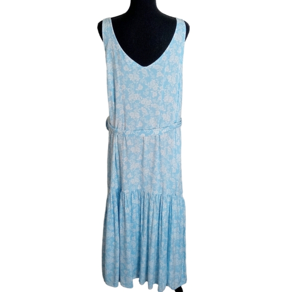 ♥️ONE DAY SALE Eloquii Blue White Floral Sleeveless Tank Bed Midi Dress - Picture 4 of 9